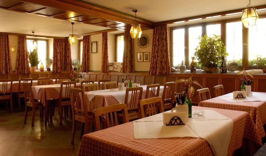 Karpfenhotel & Herrenhaus Im Gasthaus Sindel-Buckel Feuchtwangen Eksteriør bilde